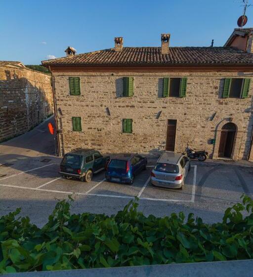 标准单人间, Due Torri