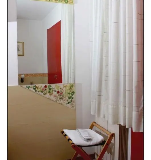 Basic-huone, Due Torri