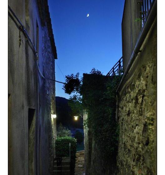 标准间带山景, Due Torri