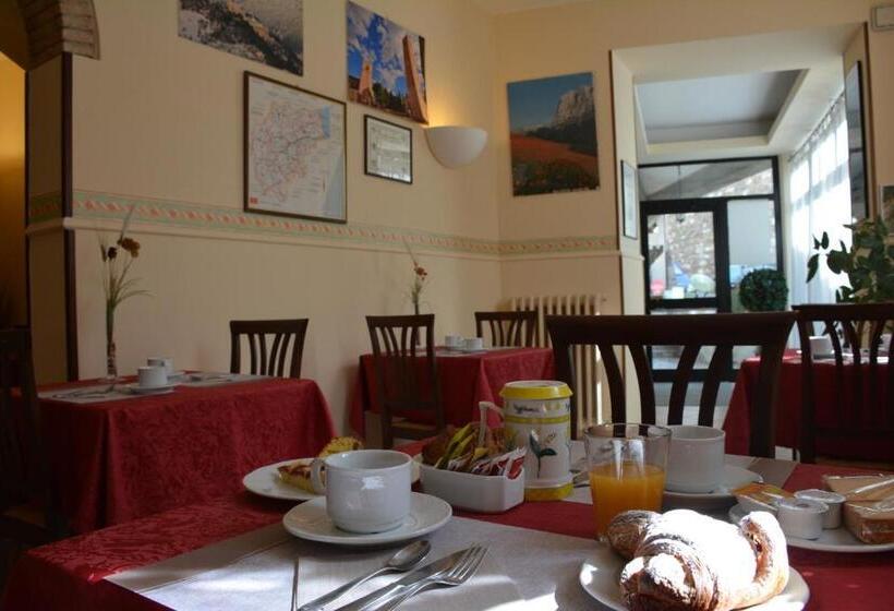 标准间带山景, Due Torri