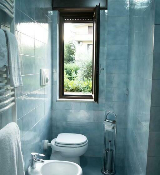 חדר סטנדרט לשלושה, Ginevra