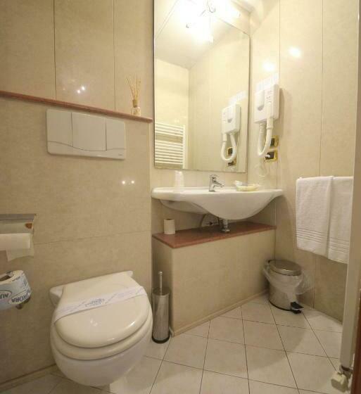 חדר משפחתי, Porta Del Sole