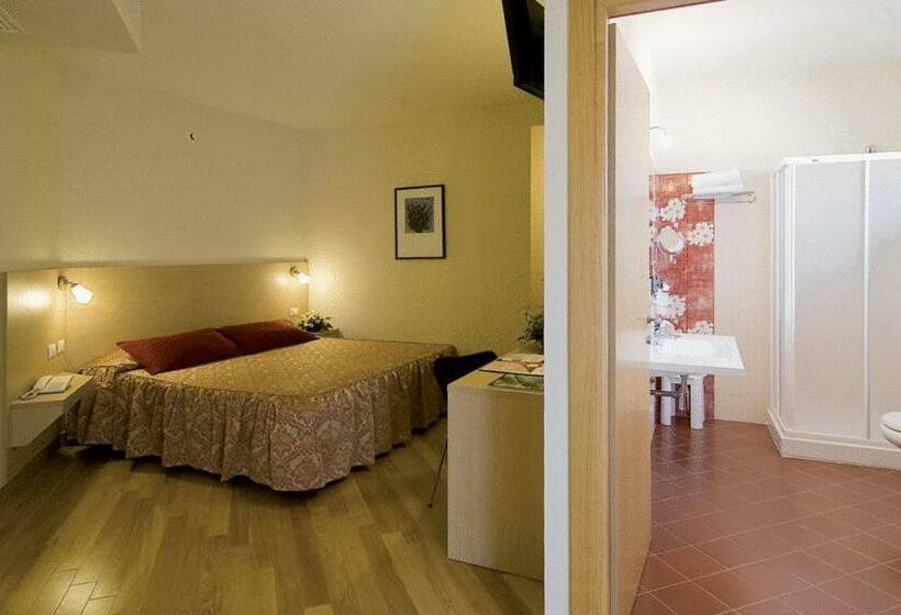 חדר סטנדרט לשלושה, Granducato