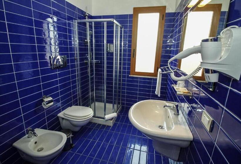 スタンダードトリプルルーム, I Colori