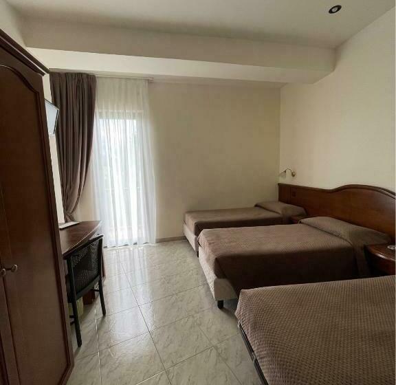 חדר סטנדרט לשלושה, Il Castello