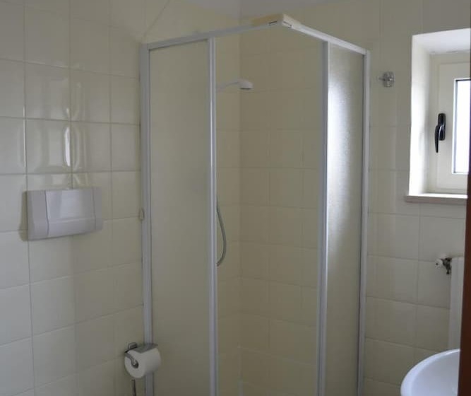 اتاق استاندارد چهار تخته, Sant Anna