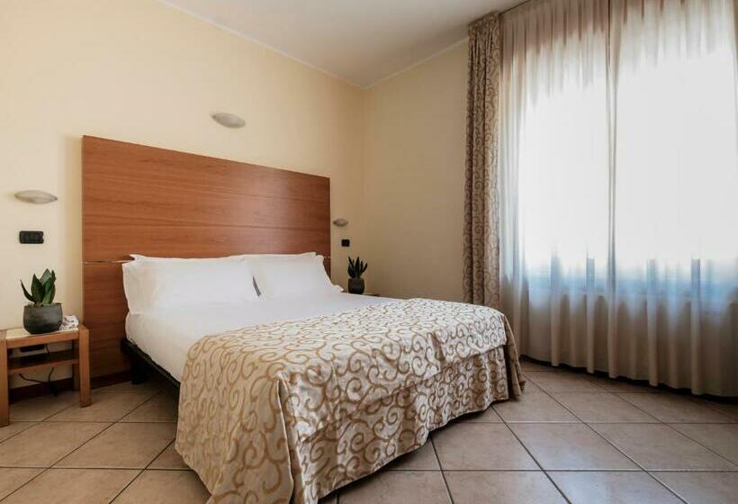 クラシックルーム, Lory