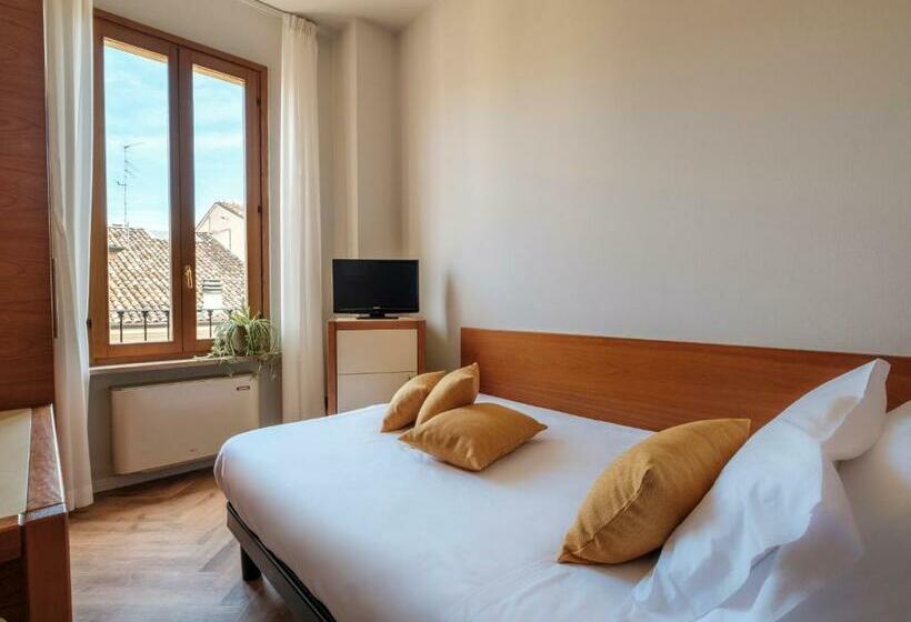 クラシックシングルルーム, Lory