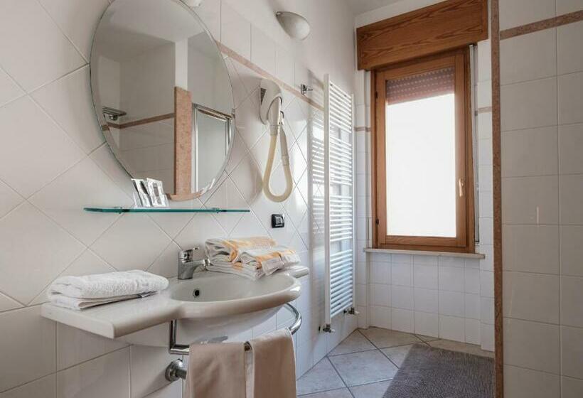 クラシックルーム, Lory