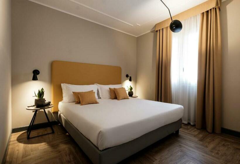 スーペリアールーム, Lory