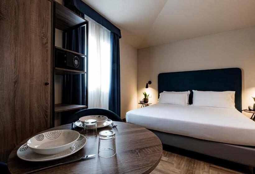 スタンダードスタジオ, Lory