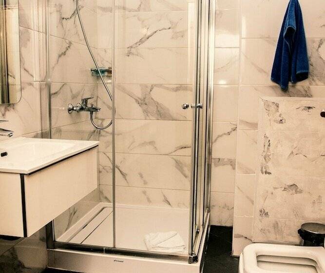 استودیوی لوکس, Maroko Bayshore Suites