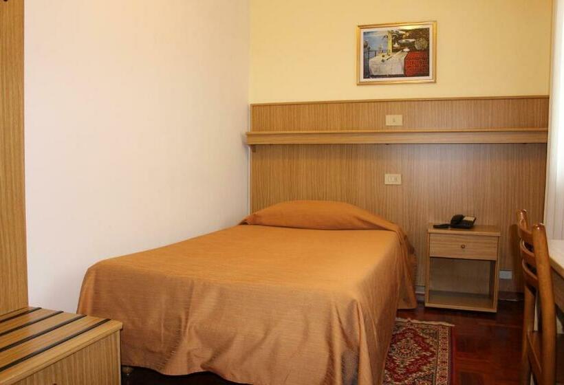 Quarto Estandar Individual, Ristorante Dotto