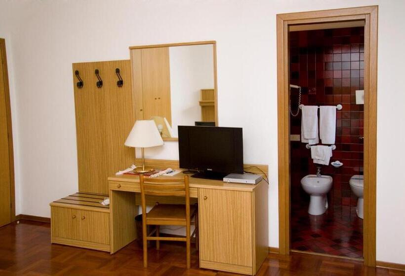 컴포트 룸, Ristorante Dotto