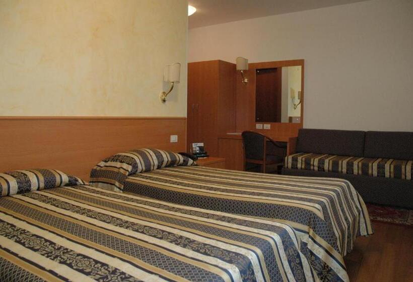 Quarto Triplo Estandar, Ristorante Dotto