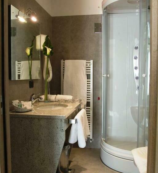 标准三人间, San Lorenzo Chiavenna