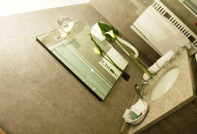 标准间, San Lorenzo Chiavenna