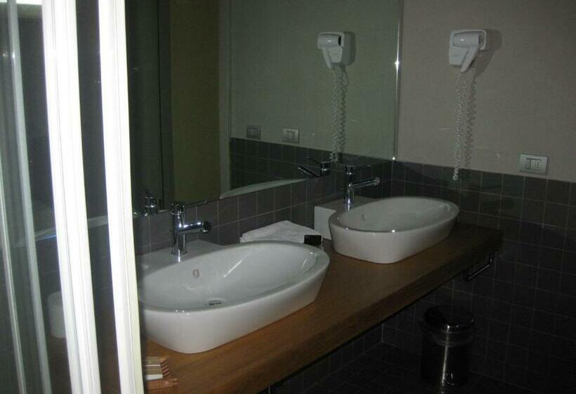 غرفة قياسية ثلاثية, San Lorenzo Si Alberga