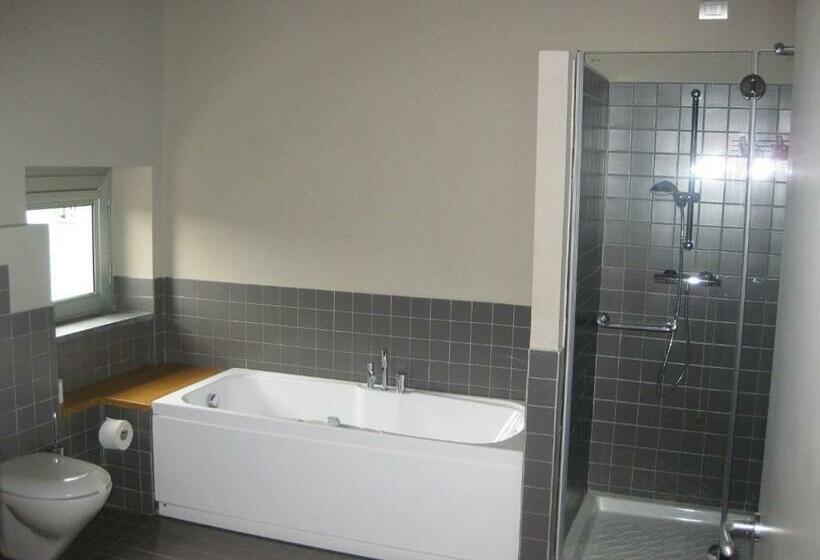 جناح جونيور, San Lorenzo Si Alberga