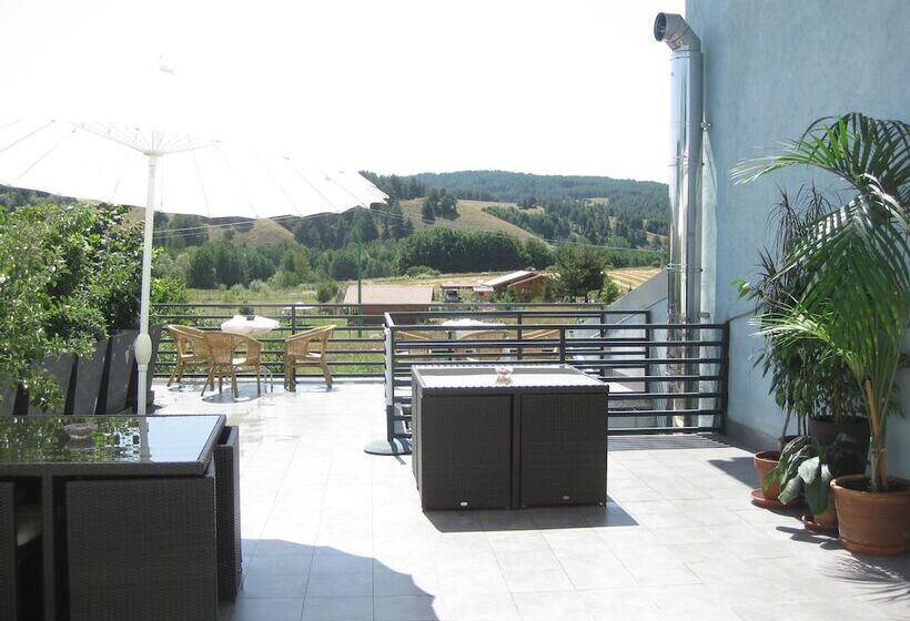 جناح جونيور, San Lorenzo Si Alberga