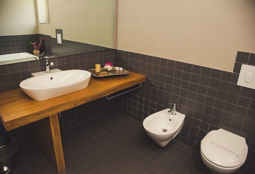 جناح جونيور, San Lorenzo Si Alberga