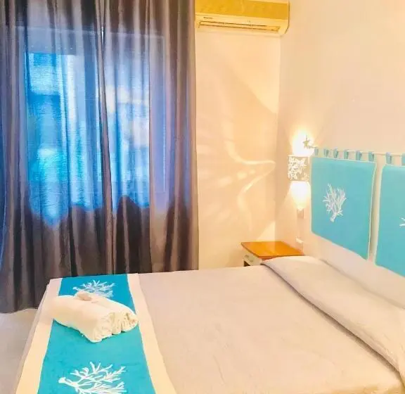 اتاق استاندارد سه نفره, Sandalion