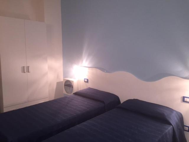 غرفة إقتصادية, Sandalion