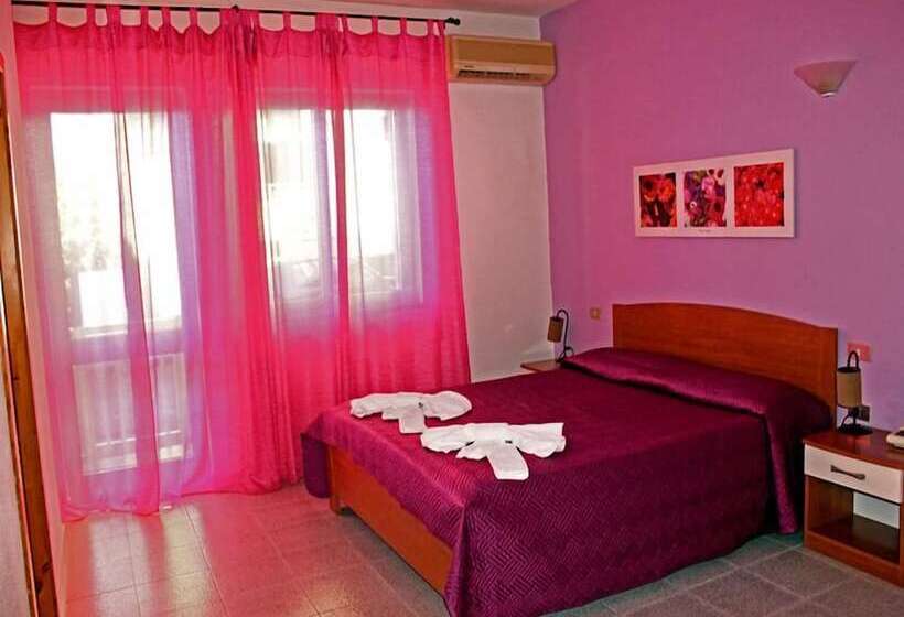 غرفة قياسية ثلاثية, Sandalion