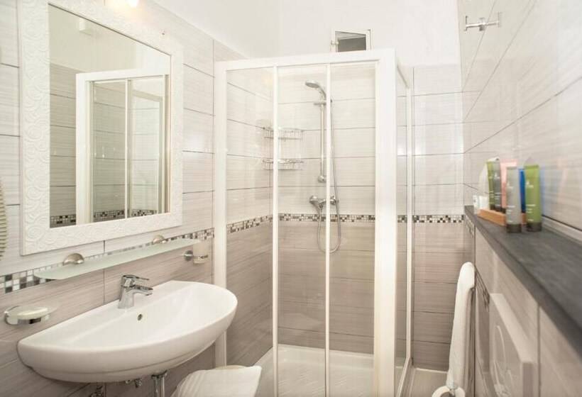 اتاق استاندارد, Stella Della Marina