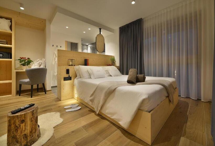 سوییت جونیور با بالکن, Valtellina