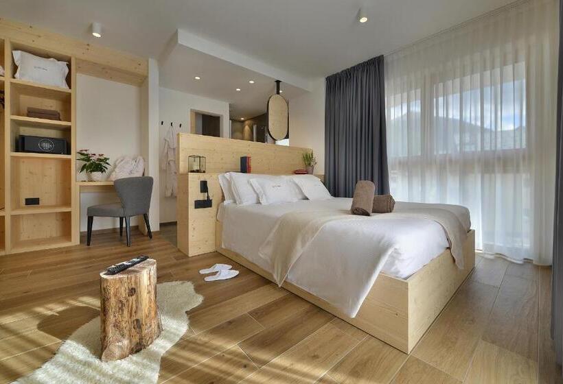 سوییت جونیور با بالکن, Valtellina