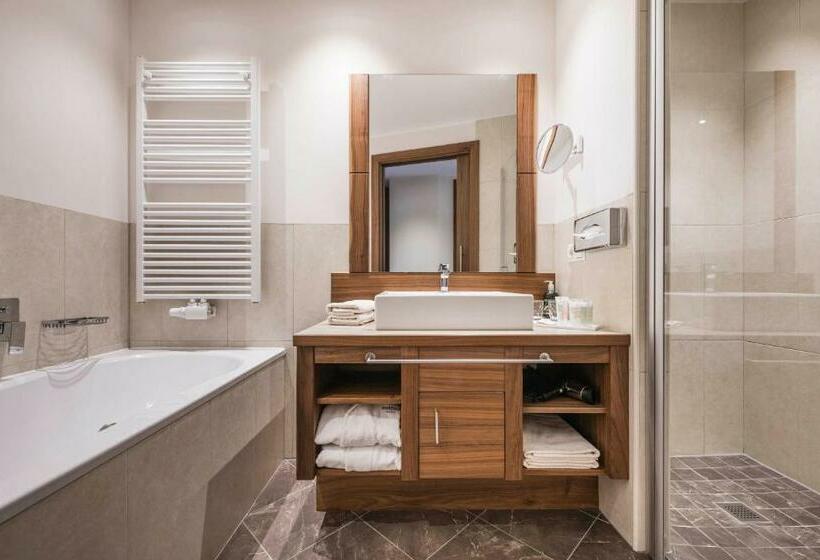 סוויטה, Waldhof