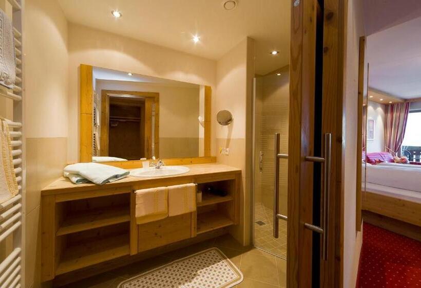 חדר סופריור, Waldhof