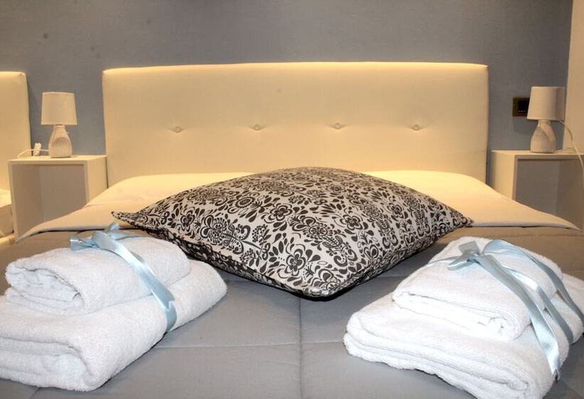 חדר סטנדרט לשלושה, La Suite Rooms & Apartments