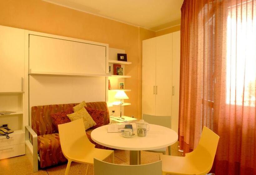 Студио Стандарт Вид на Бассейн, Residence Oliveto