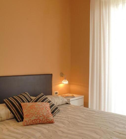 דירת חדר נוף לבריכה, Residence Oliveto