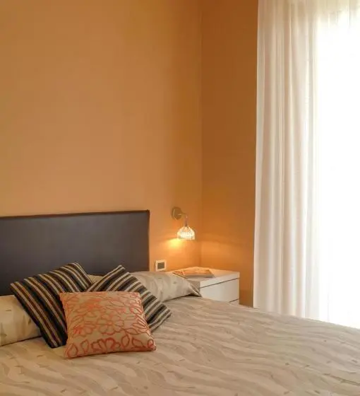 Huoneisto 1 Makuuhuone Allasnäkymä, Residence Oliveto