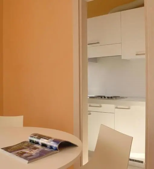 Huoneisto 1 Makuuhuone Allasnäkymä, Residence Oliveto