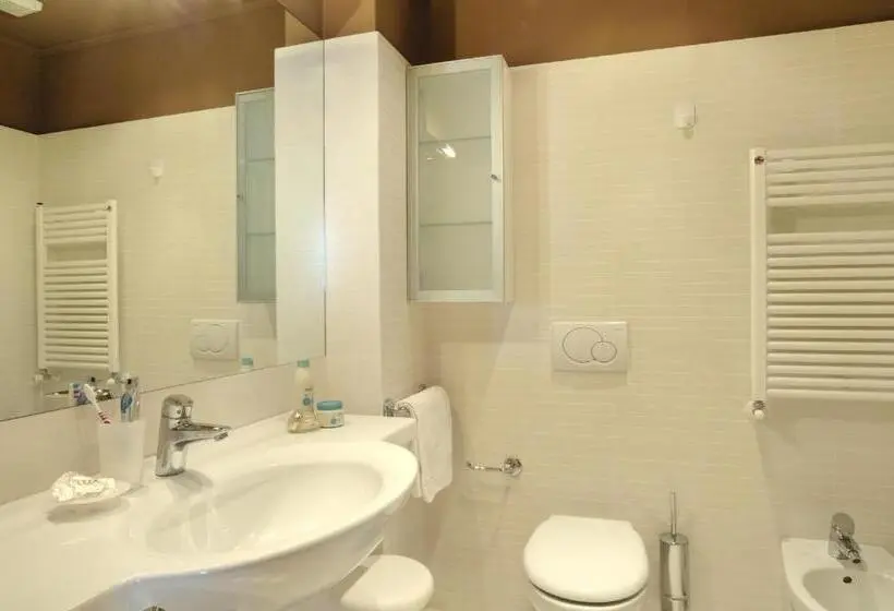 Huoneisto 1 Makuuhuone Allasnäkymä, Residence Oliveto