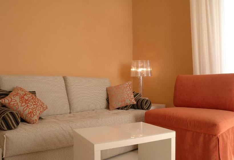 דירת חדר נוף לבריכה, Residence Oliveto