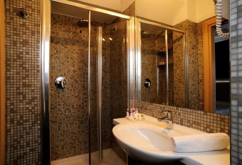 דירת פנטהאוז 1 חדרי שינה, Residence Oliveto