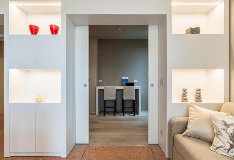 דירת חדר נוף לבריכה, Residence Oliveto