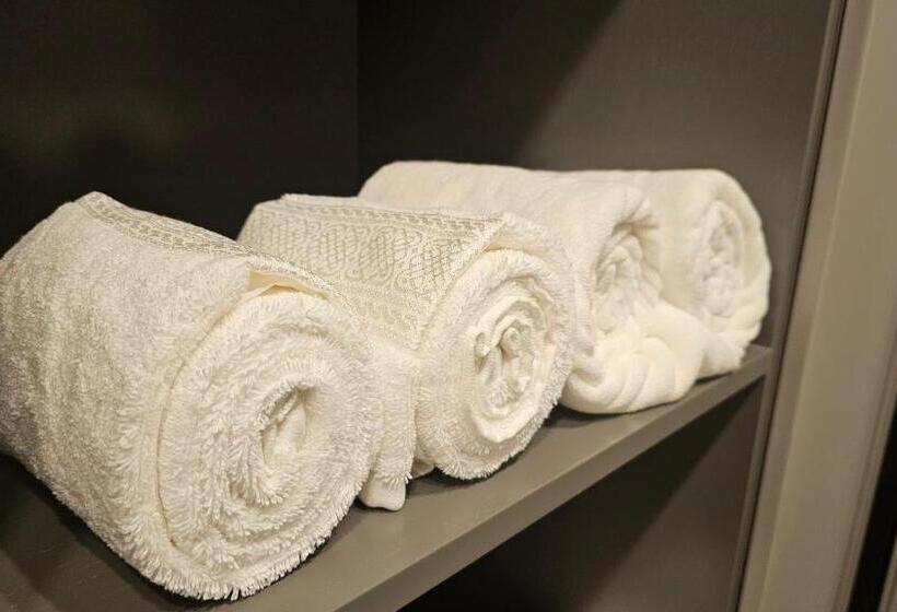 اتاق استاندارد, Grik Hotel   Entebbe