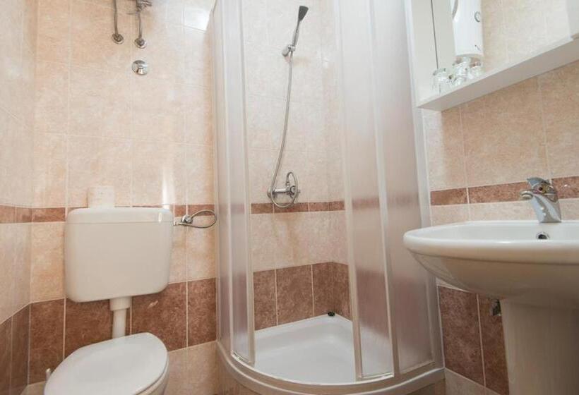 اتاق استاندارد با بالکن, Ami M