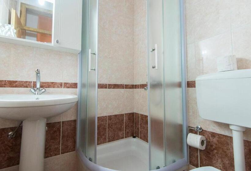 اتاق استاندارد با بالکن, Ami M