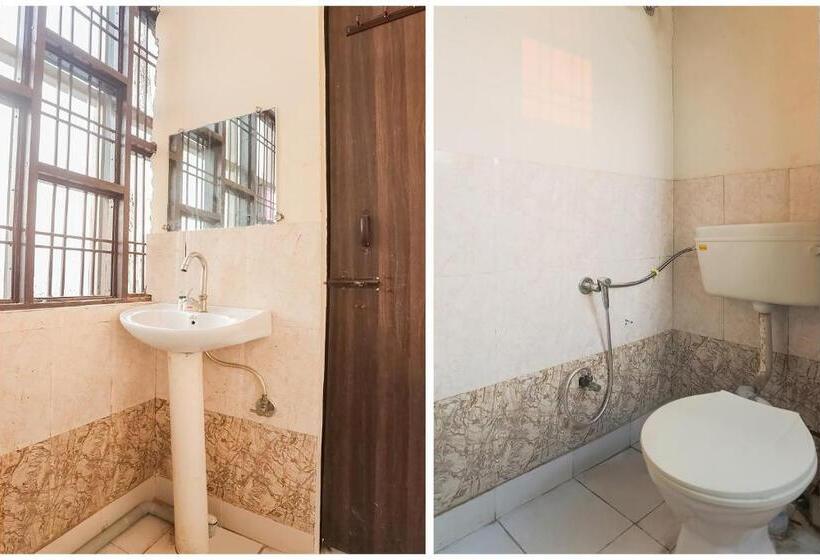 三人经典房间, Oyo 30615 Hotel Rock Inn