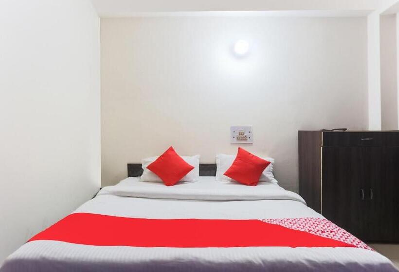 Quarto Triplo Clássico, Oyo 30615 Hotel Rock Inn