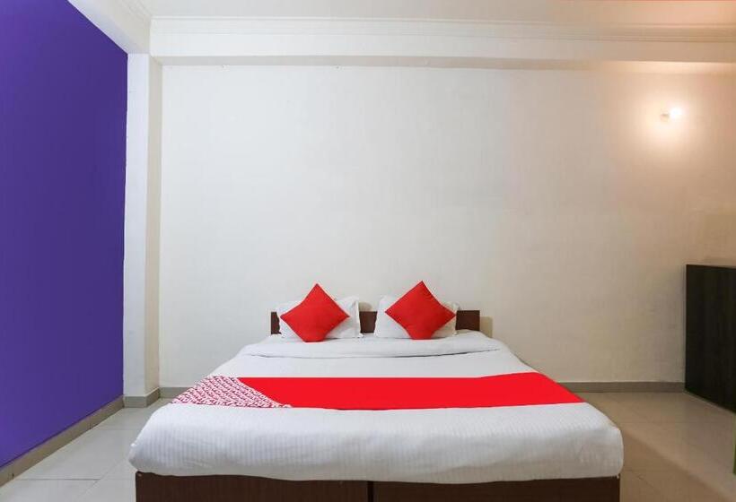 基本间, Oyo 30615 Hotel Rock Inn