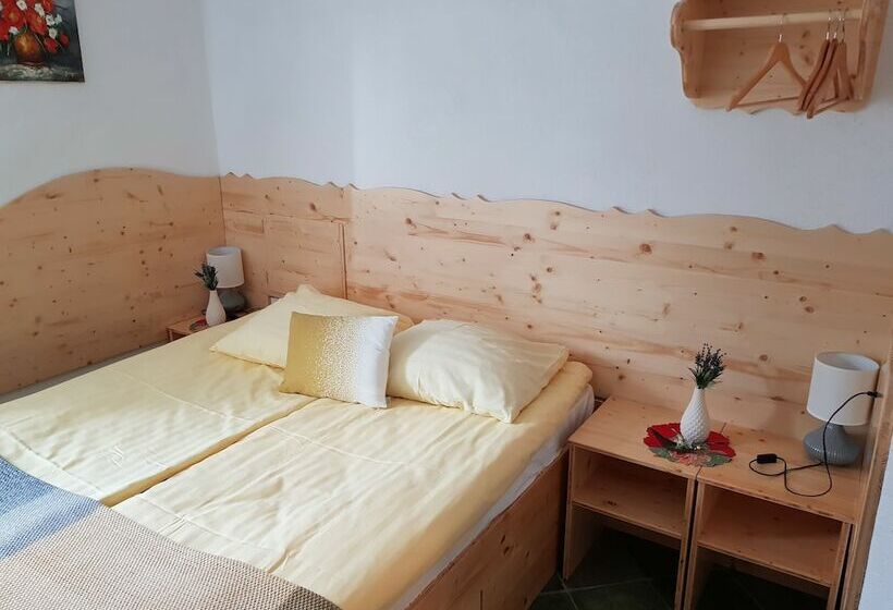 آپارتمان 1 خوابه, Mama's House