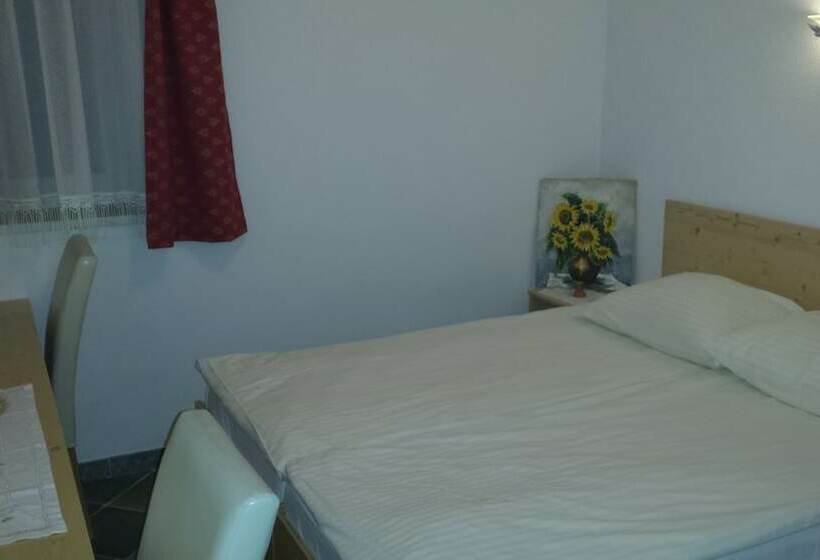 آپارتمان 1 خوابه, Mama's House